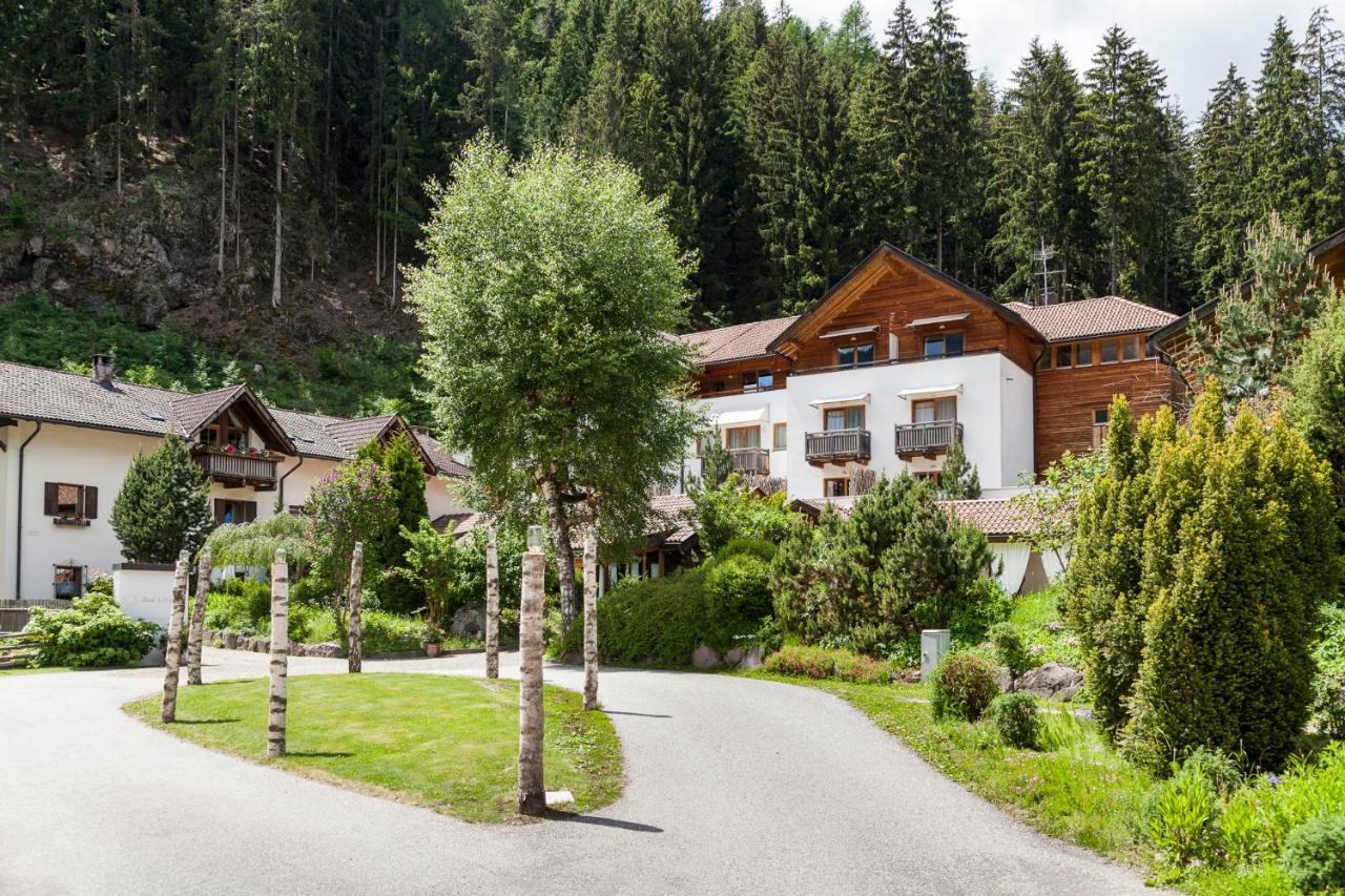 Hotel Bad Schörgau Sarentino Rum bild